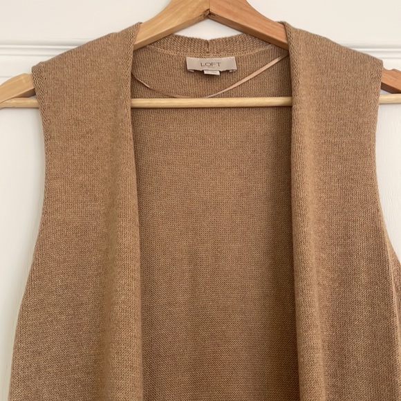 NWOT Loft Outlet Tan Sleeveless Ruffle Sweater Cardigan - Picture 6 of 11